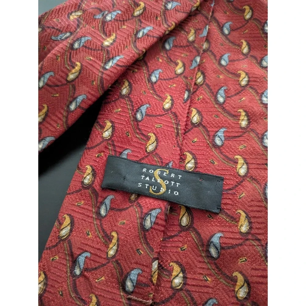 Robert Talbott Studio Tie Red Paisley Pepper Textured‎ Silk USA Made 56